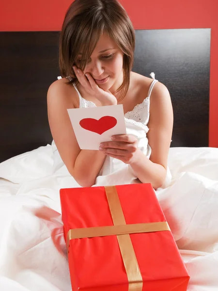 Woman with Valentine's card — Stock Photo, Image