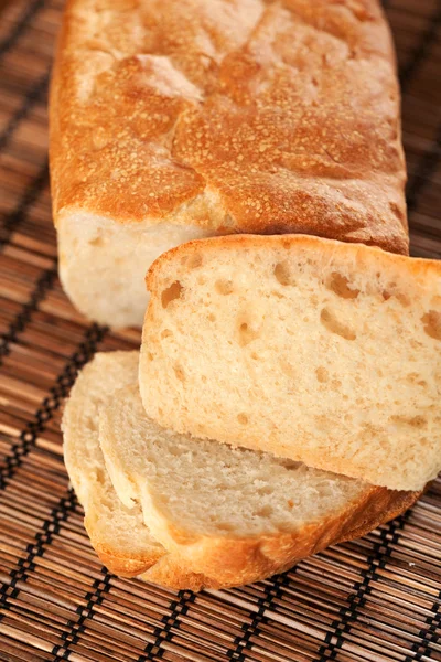 Zelfgebakken brood segmenten — Stockfoto