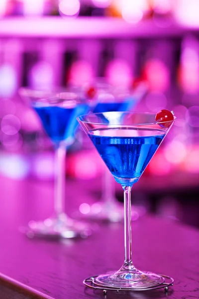 Blue Martini drinkar — Stockfoto
