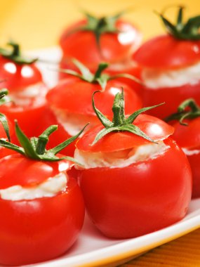 Dolması domates peynir krem