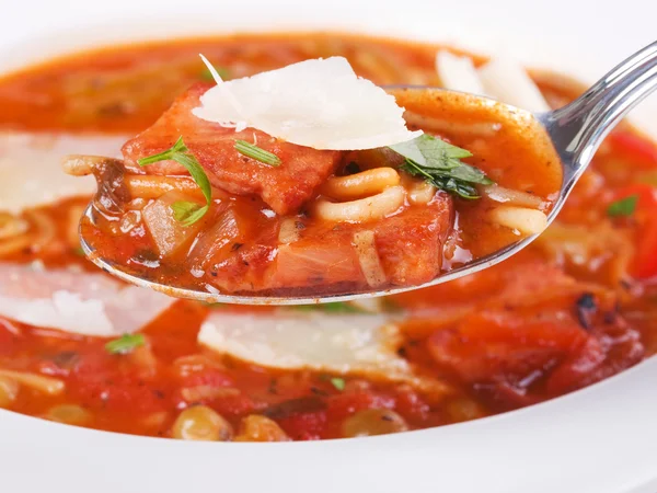 Minestronesoppa i skål — Stockfoto