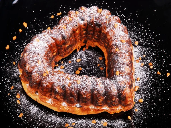 Heart shaped cake — Stock Photo, Image