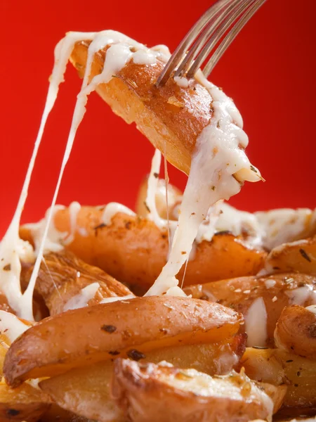 Mozzarella peyniri ile fırında patates — Stok fotoğraf