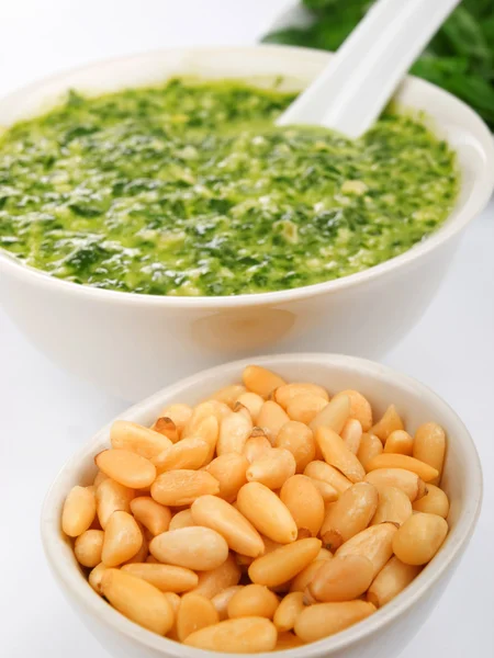 Salsa al pesto in ciotola — Foto Stock