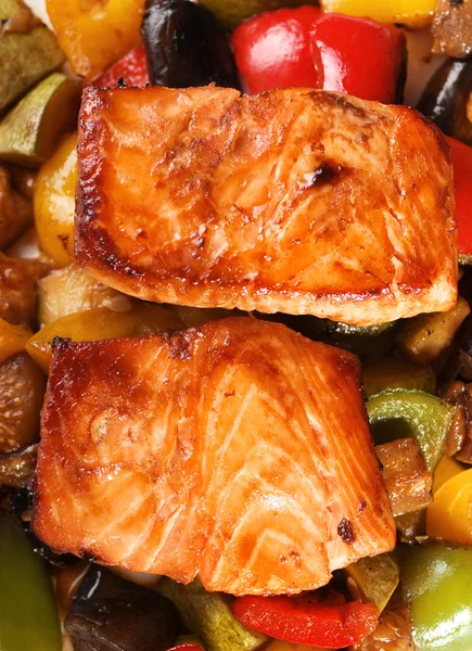 Salmón con salsa teriyaki — Foto de Stock