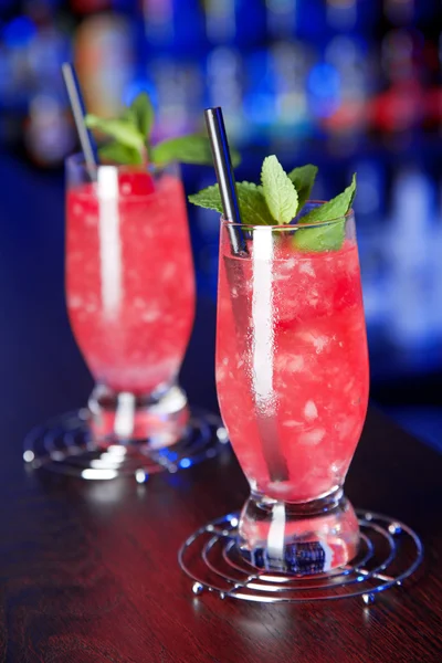 Затмение коктейли в баре — стоковое фото