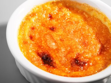 Creme brulee tatlısı