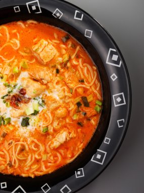 Tay çorbası Tom yum