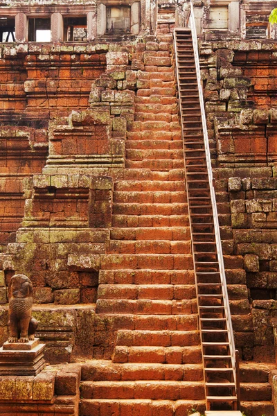 Phimeanakas temple, Angkor wat, Cambodia — Stock Photo, Image