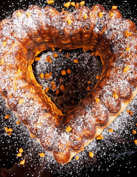 Heart shaped cake — Stock Photo, Image