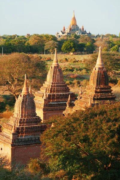 Pagodes antiques à Bagan — Photo