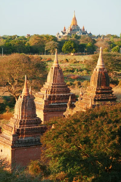 Pagodes antigos em bagan — Fotografia de Stock