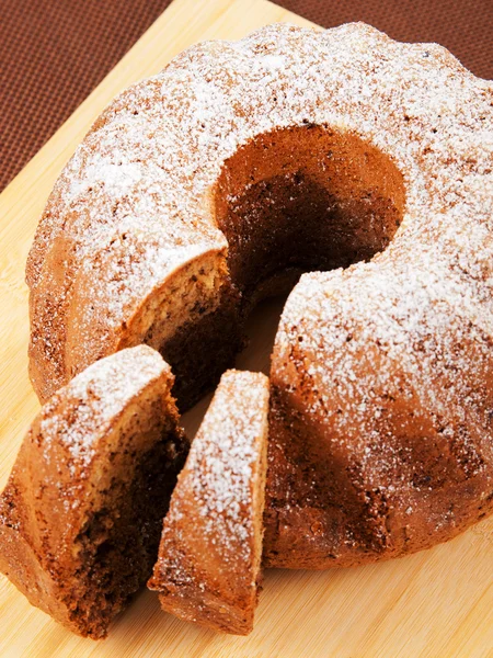 Torta alla vaniglia con cacao — Foto Stock