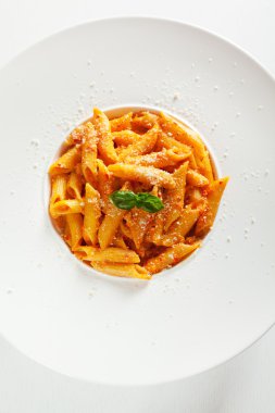 Krem ve biber ile Penne