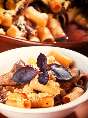 Makarna ile Dana güveç