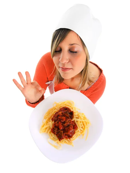 Wanita muda makan spaghetti — Stok Foto
