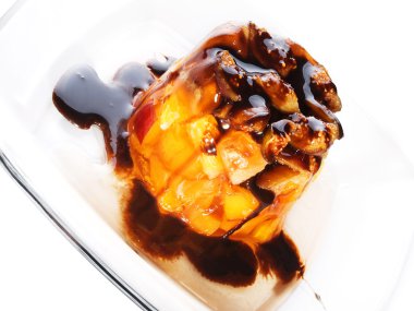 Jelatin meyve tatlı