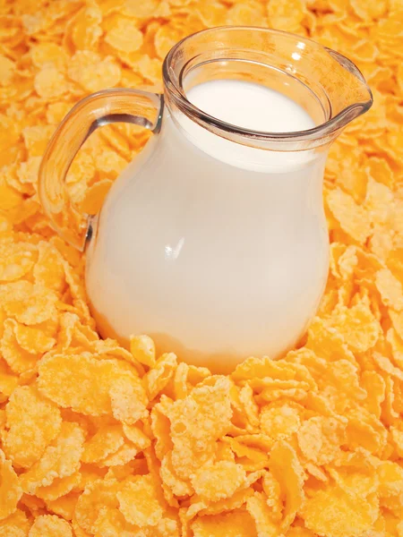 Copos de maíz con leche — Foto de Stock