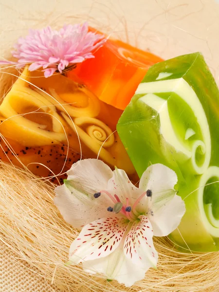 Spa Products with soaps and flowers — Stock Photo, Image