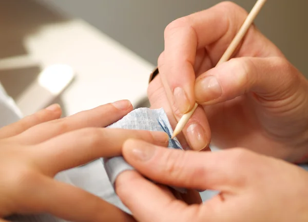 Manicure voor vingers maken — Stockfoto