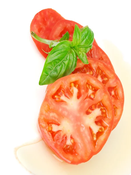 Tomatsallad med basilika — Stockfoto