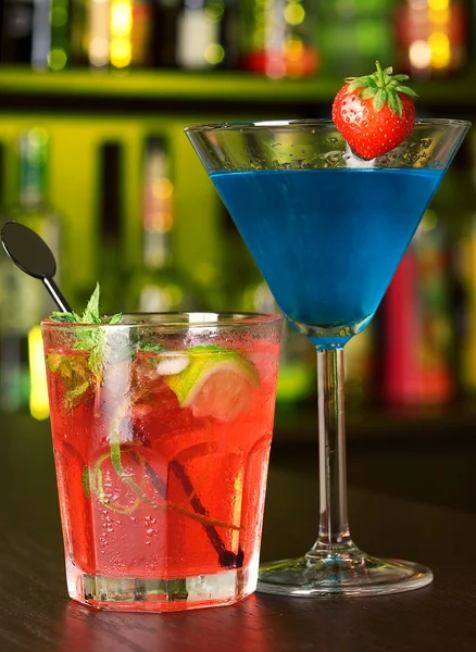 Cocktails Mai Tai en Russische nacht — Stockfoto