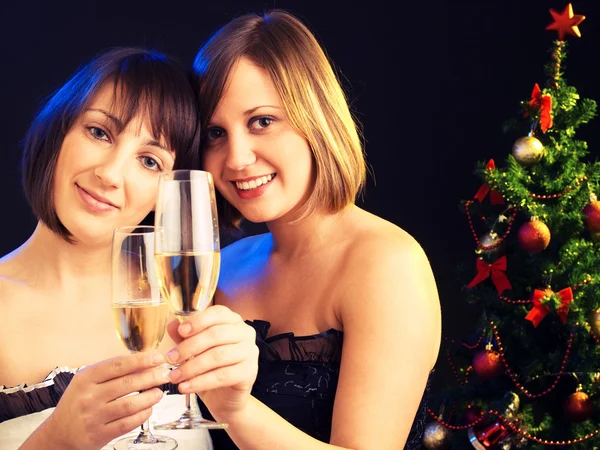 Vrouwen vieren van Kerstmis — Stockfoto