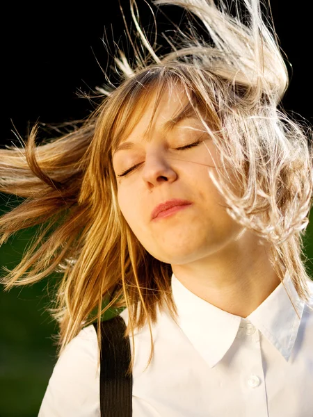 Adolescente ragazza all'aperto — Foto Stock