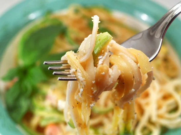 Tagliatelle pasta met courgette — Stockfoto