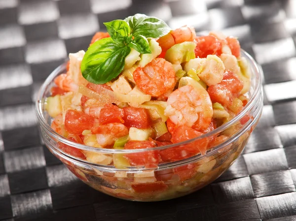 Tomato, shrimps and avocado salad — Stock Photo, Image