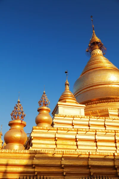 Maha lawka marazein pagode, myanmar — Stockfoto