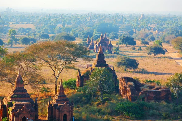 Ancient pagodas in Bagan, Myanmar — Stock Photo, Image