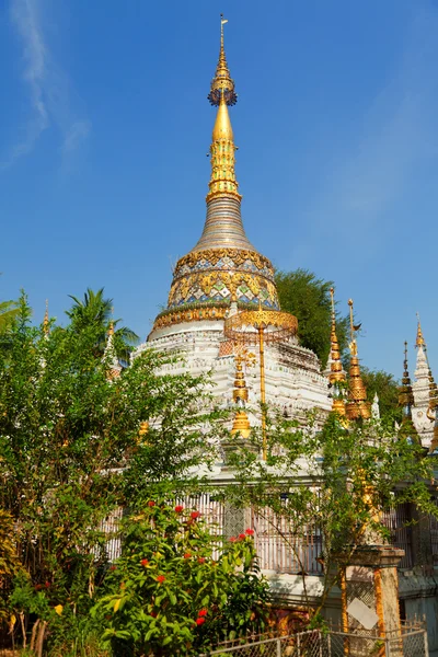 Templo de Wat Chiangman en Tailandia — Foto de Stock