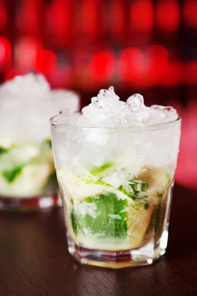 Caipirinha Cocktail nel bar — Foto Stock