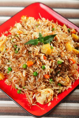 Tipik Hint tavuk Biryani
