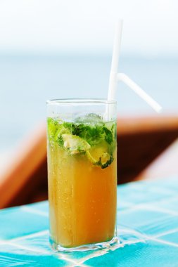 Mojito kokteyl havuz