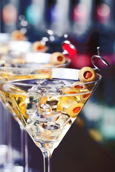 Martini cocktail in bar — Stockfoto