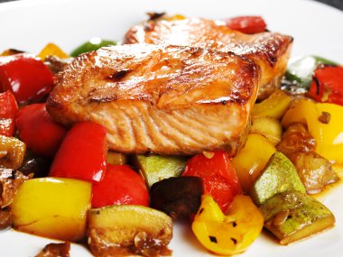 Teriyaki soslu somon