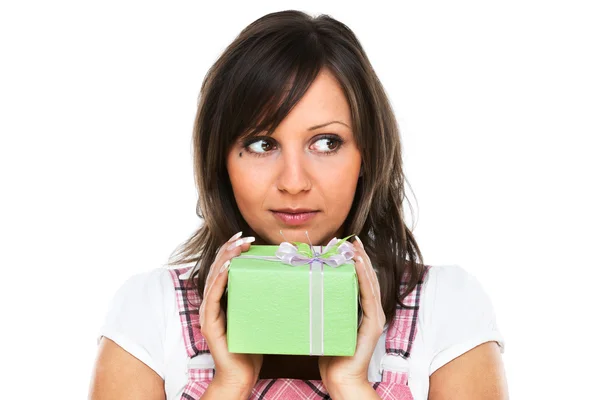 Mujer joven con presente — Foto de Stock