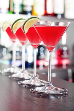 Cosmopolitan kokteyl bar