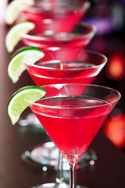 Cosmopolitan cocktail  in bar — Stock Photo, Image