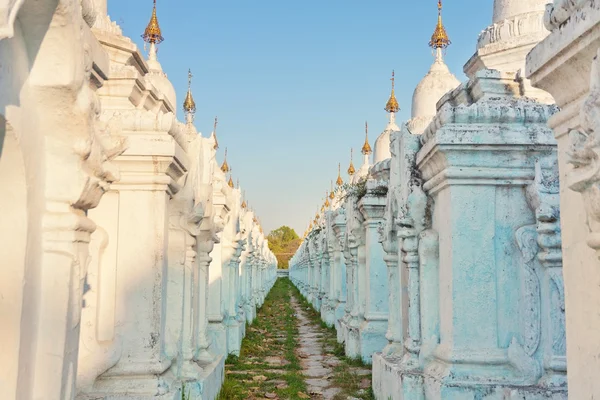 Pagoda de Kuthodaw, Myanmar — Foto de Stock