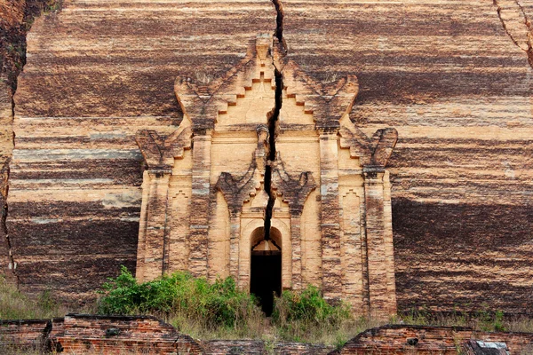 Pagode inachevée à Mingun, Myanmar — Photo