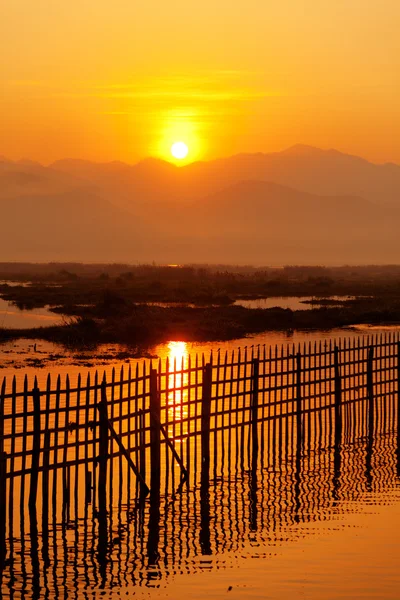 Sonnenaufgang am inle lake, myanmar — Stockfoto