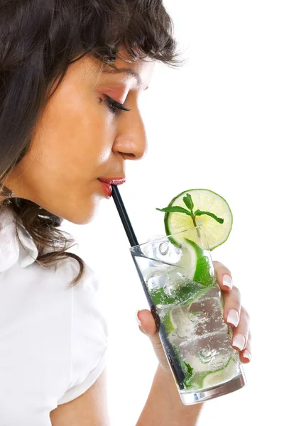 Genç kızla mojito — Stok fotoğraf