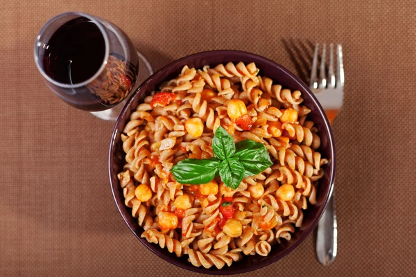 Pasta fusilli con ceci — Foto Stock