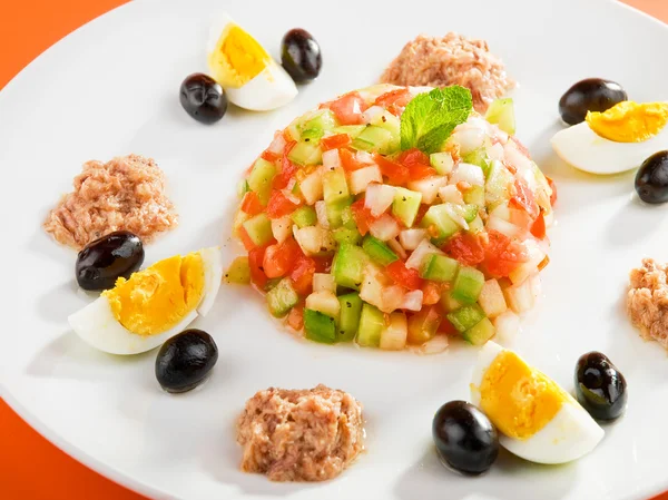 Tunisian salad with cucumbers — Stock Photo, Image