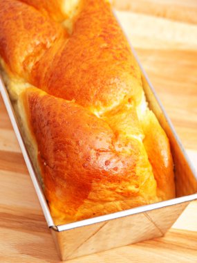 Ev yapımı tatlı ekmek