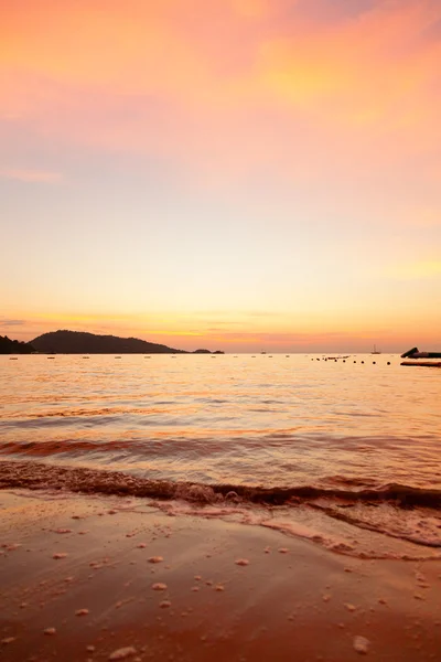 Playa solitaria en Phuket — Foto de Stock