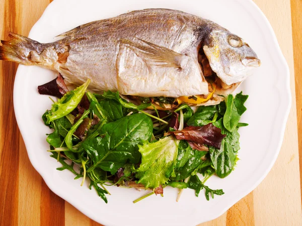 Fresh grilled Gilt-head bream — Stock Photo, Image